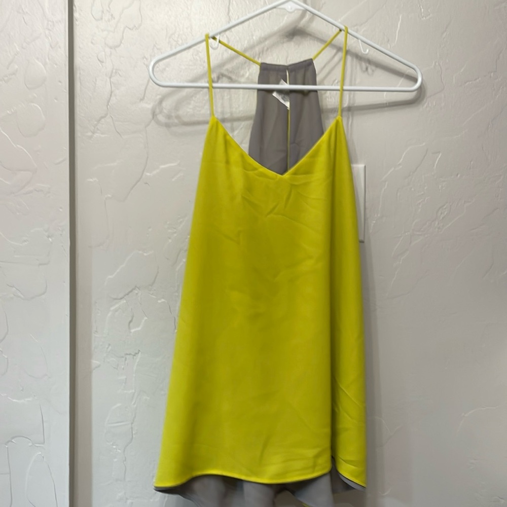 Reversible top